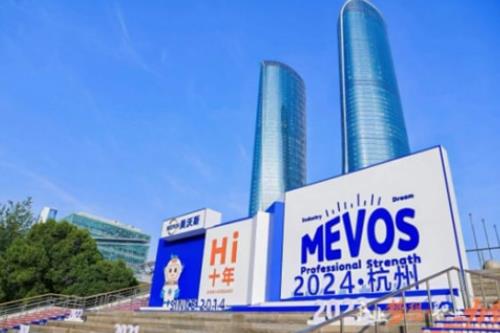 黎京雄院长精彩亮相第十七届“美沃斯大会”，实操示教：Fotona眶周分层抗衰