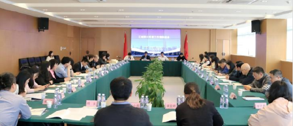 江城院士科普工作室推进会在湖北省武汉市召开