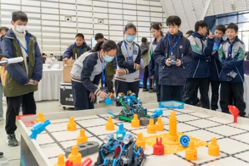 第20届浙江省青少年电脑机器人竞赛举行
